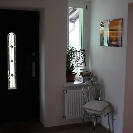 Pod świerkiem *